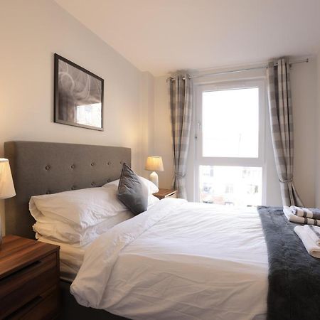 Southbank Leeds Apartment. New! With Free Parking Eksteriør billede