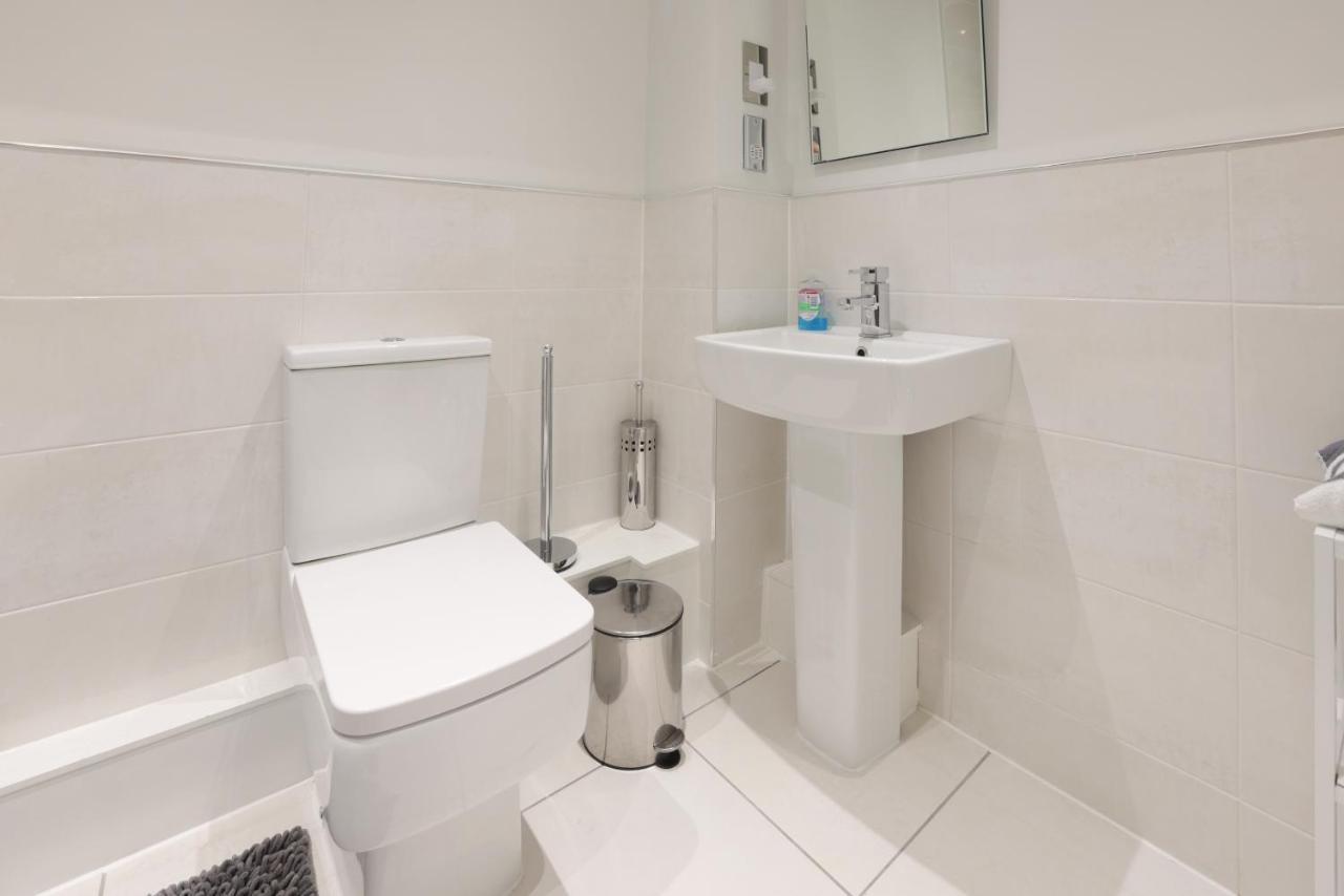 Southbank Leeds Apartment. New! With Free Parking Eksteriør billede