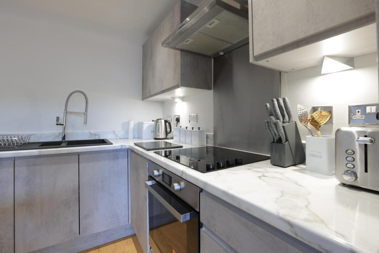 Southbank Leeds Apartment. New! With Free Parking Eksteriør billede