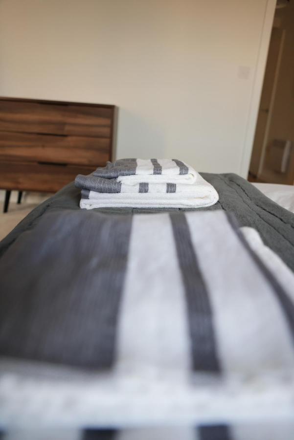 Southbank Leeds Apartment. New! With Free Parking Eksteriør billede