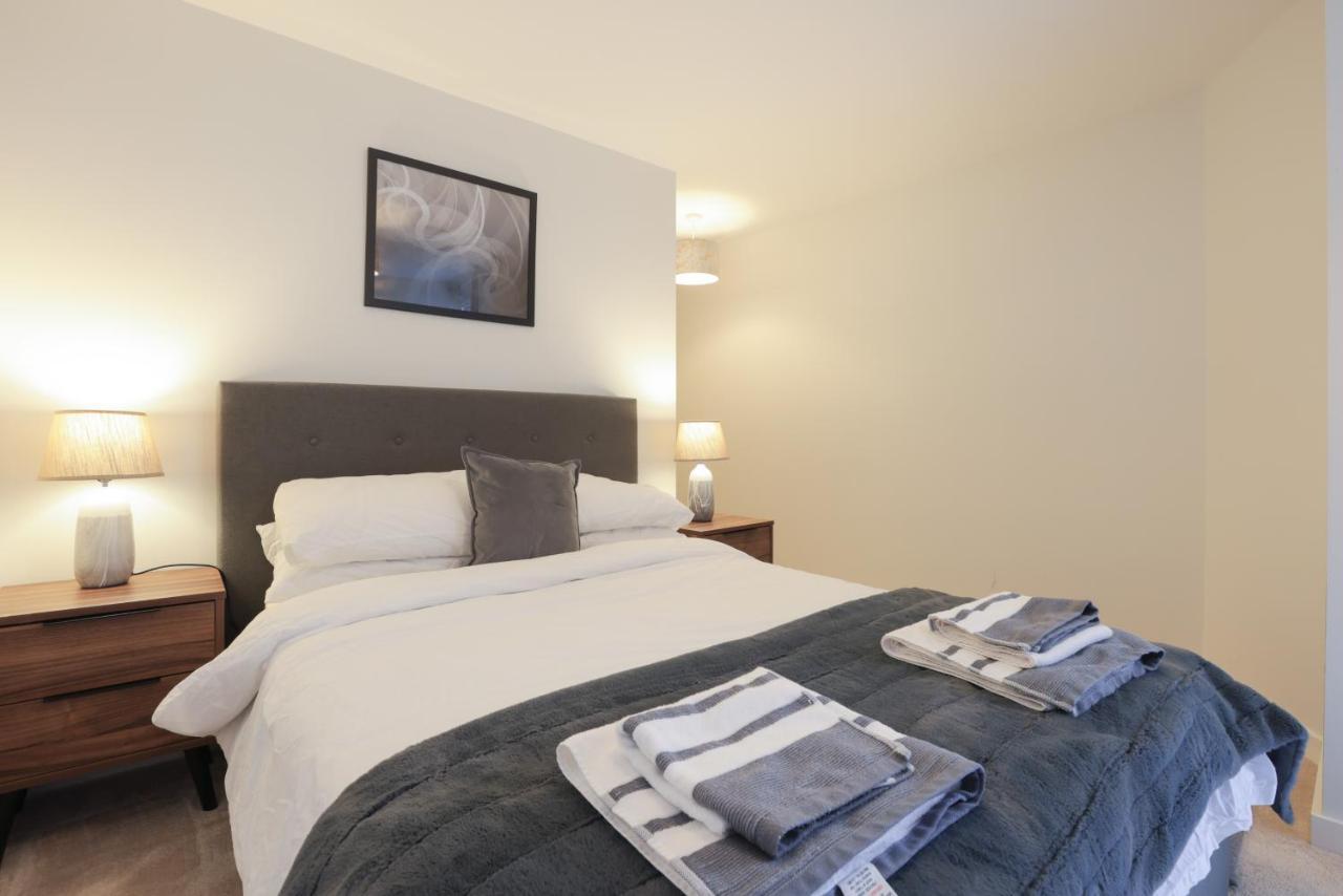 Southbank Leeds Apartment. New! With Free Parking Eksteriør billede